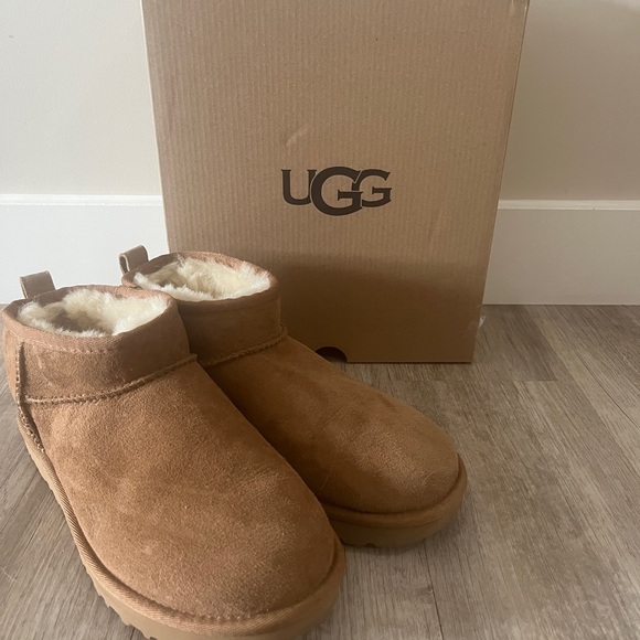 UGG Ultra Mini boots - Picture 2 of 8
